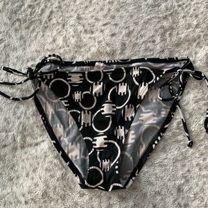 Mid-rise Bikini Size L Black & White Design